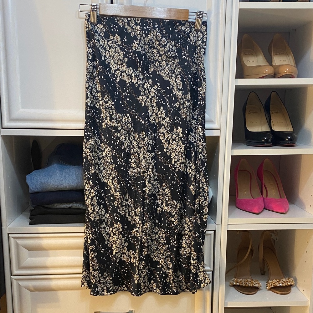 Victoria's Secret Black and Cream Floral Midi Skirt